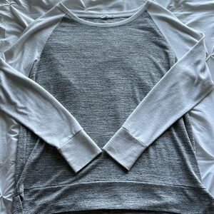 gap long sleeve loose fitting top, medium, white and great